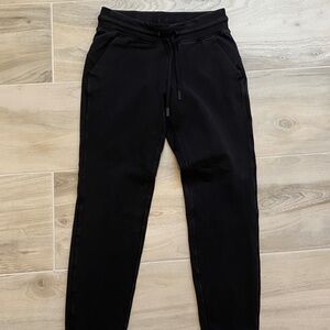 Lululemon black “ready to fleece jogger” size 6